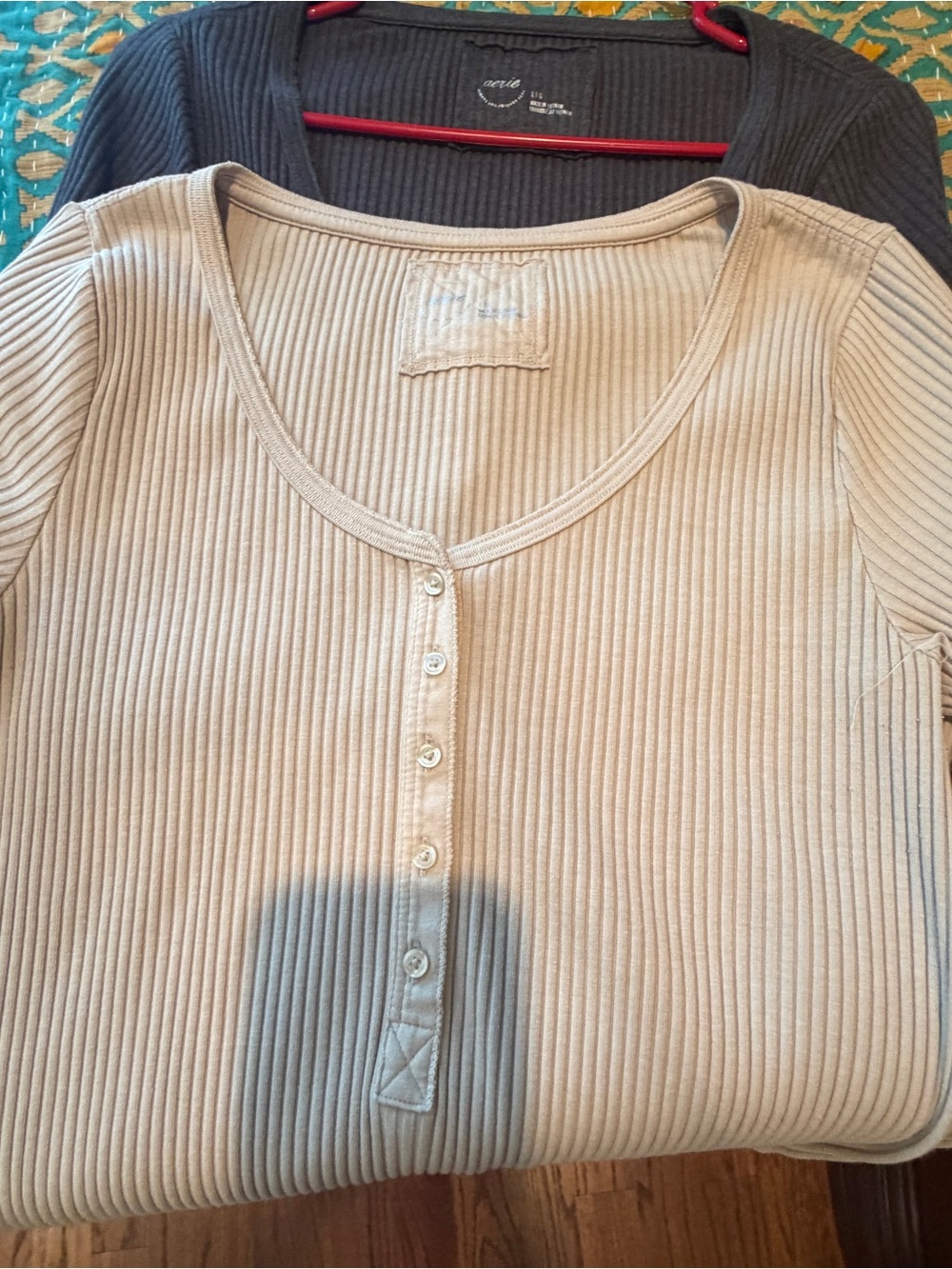 Like new Aerie Ribbed Button-Front V-Neck L/S tops- Cream and Charcoal Lg - Picture 4 of 5